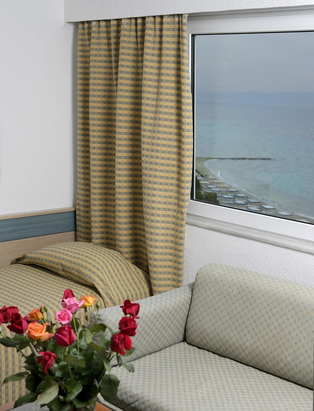 Pallini Beach Hotel - suite s pogledom na more sa strane
